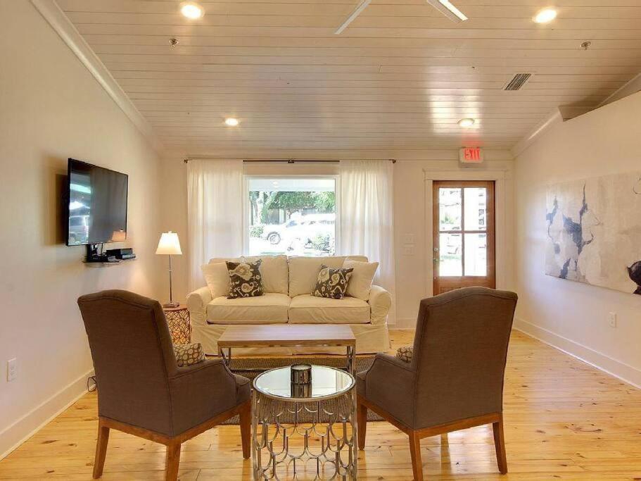 Downtown Fairhope Cottage Экстерьер фото